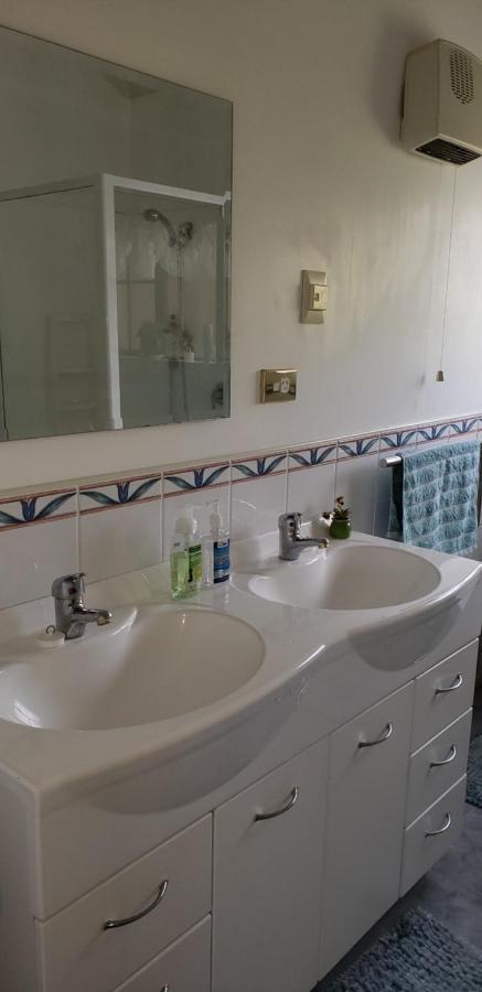 Ballymena Carterton Εξωτερικό φωτογραφία